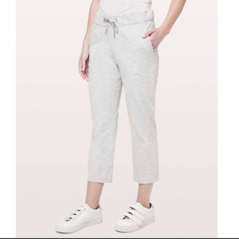 Brand new Lululemon On The Fly Crop pants